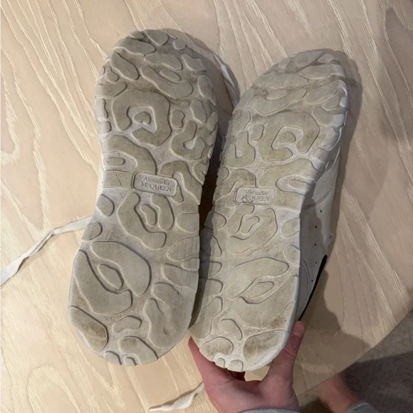 Alexander McQueen Court Shoes - Picture 3 of 4